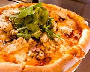 Pizza pulcino alla milanesa