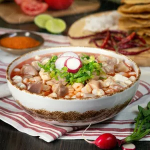 Pozole Rojo (700 ml)
