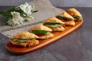 Salmón rúcula 12 tapaditos