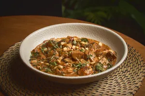 Massaman (contiene maní)