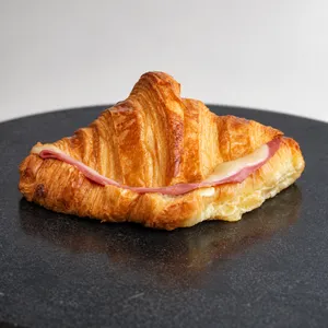 Croissant Jamon y queso