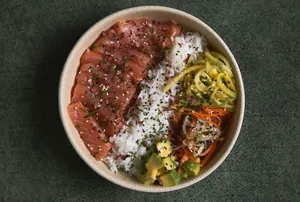 Donburi de Salmón