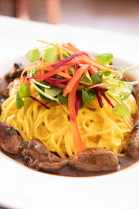 Mitico Filete Con Pasta A La Huancaina