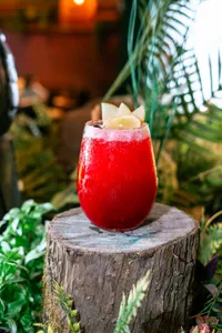 TROPICAL RED