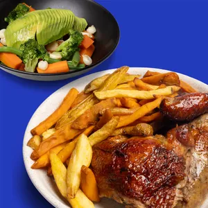 1/2 Pollo + Mix Fritos + Ensalada Cocida