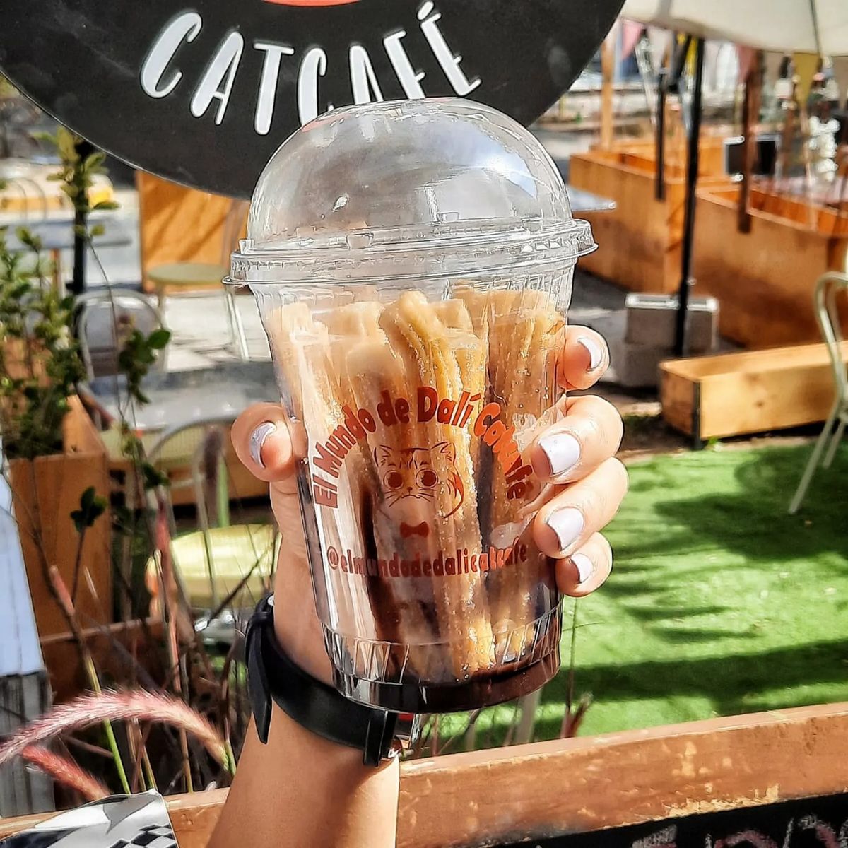16 churros + salsa a elección 16 churros + salsa a elección