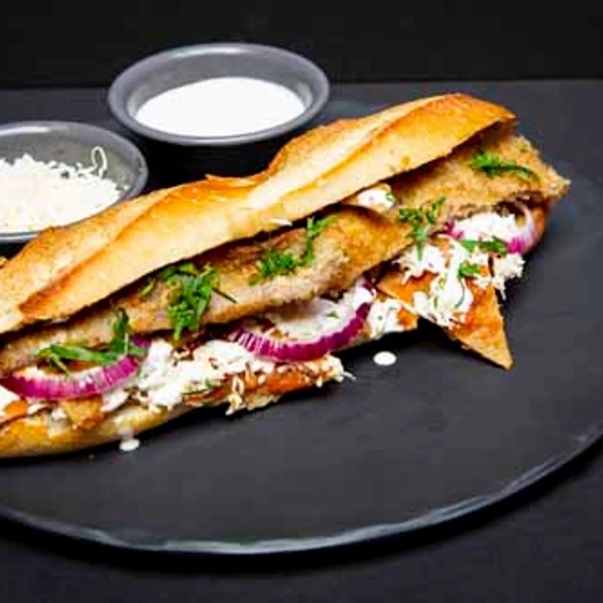 Torta de chilaquiles con milanesa Torta de chilaquiles con milanesa