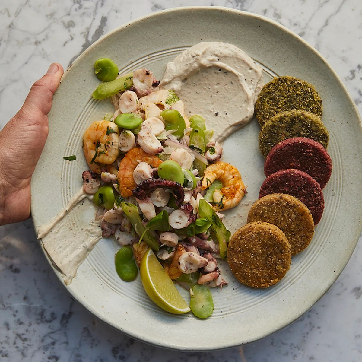 Mixtura de pulpo, Camarones y Habas, con sopaipillas de quinoa Mixtura de pulpo, Camarones y Habas, con sopaipillas de quinoa